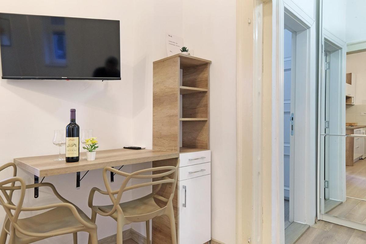 Ikar Apartments Белград Номер фото